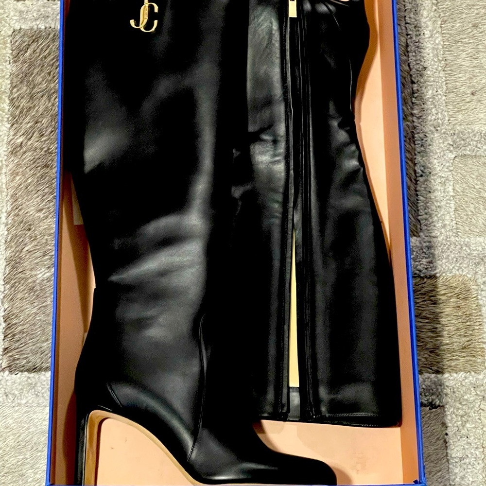 Jimmy Choo size (7) 37